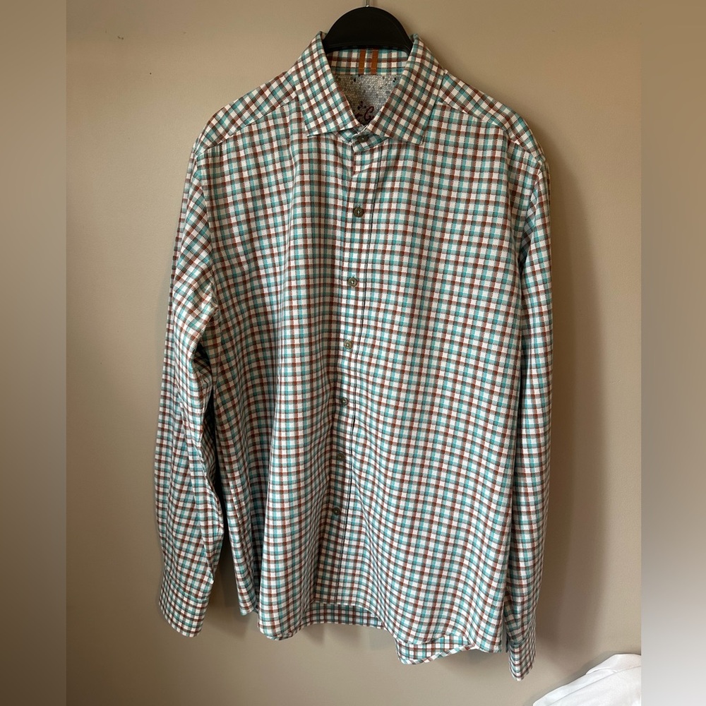 Robert Graham Mens Botton down shirt. Multi color. Size M.  Excellent cond
